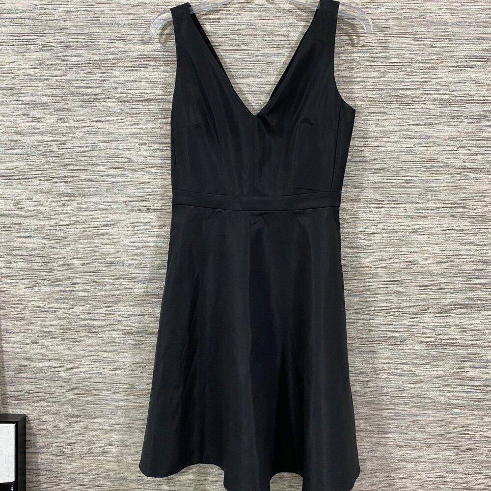 GAP NWT Little Black Dress 0 — V-Neck Fit & Flare Sleek Sleeveless Midi